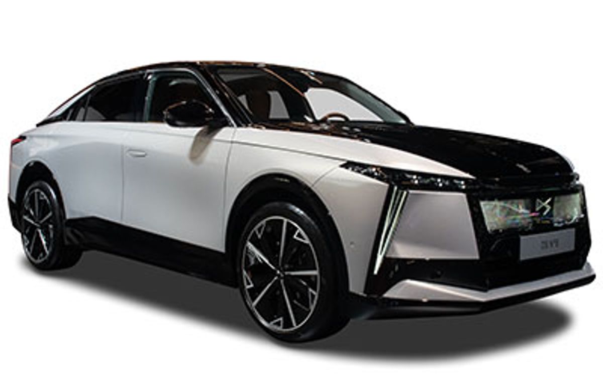 DS Automobiles Nº 8 Sports Utility Vehicle Neuwagen